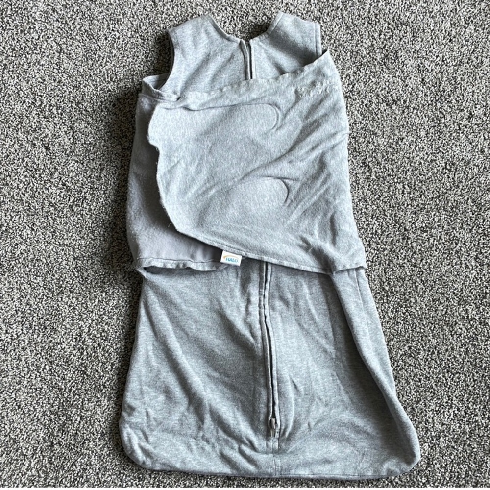 HALO Swaddle Sleepsack Micro-Fleece gray Wearable Blanket Sleeper 0/3m